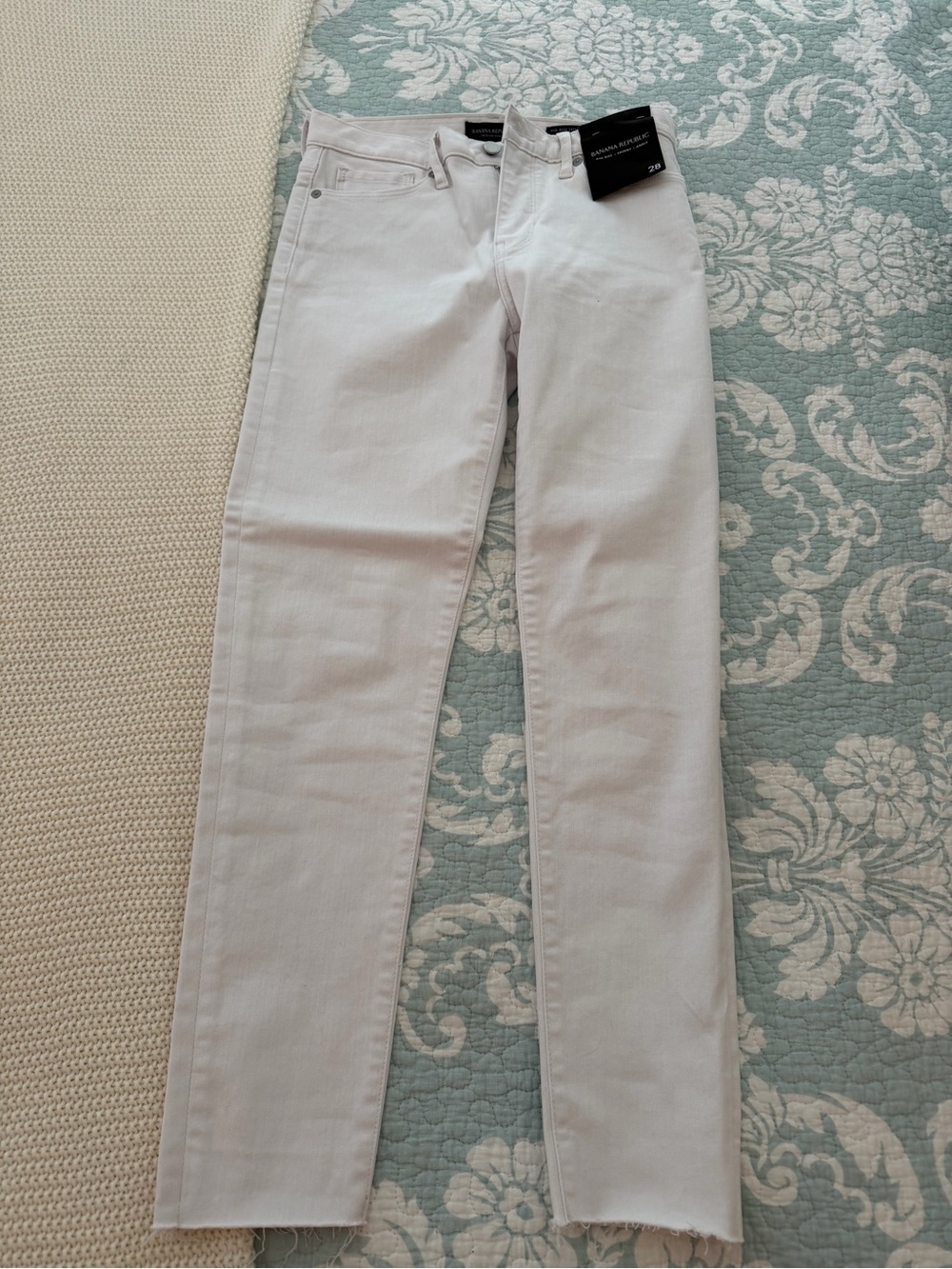 Banana Republic Women's Light White Mid-Rise Skinny Jeans Size 28 NWT